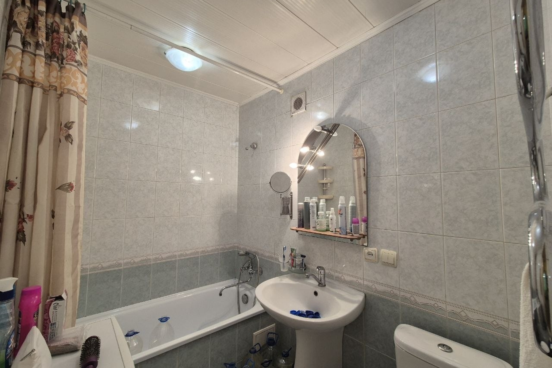 Продается благоустроенная квартира по улице Университетской