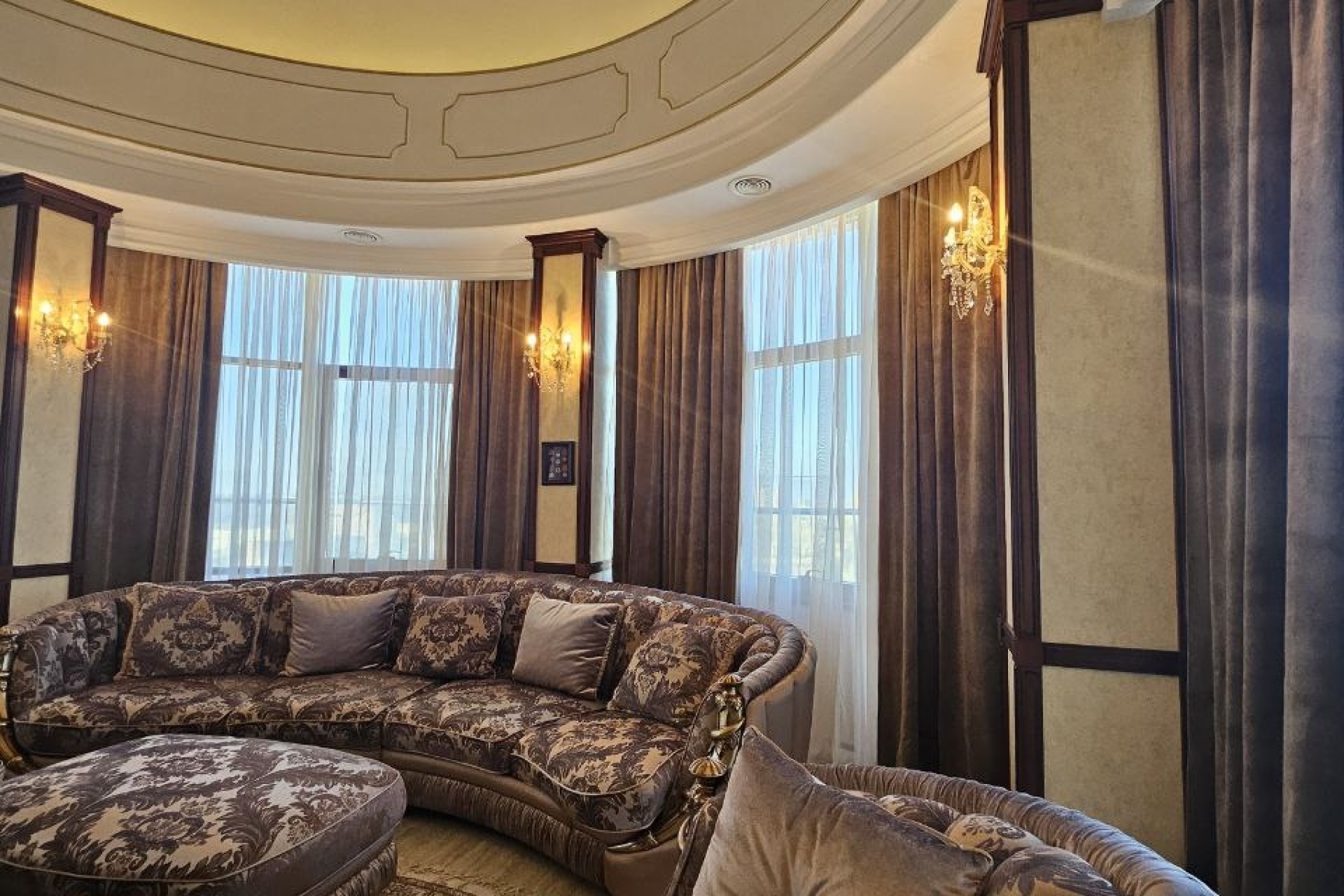 Продажа пентхауса 4к самом центре Донецка и паркинга на 4 авто. ЖК Обкомовский