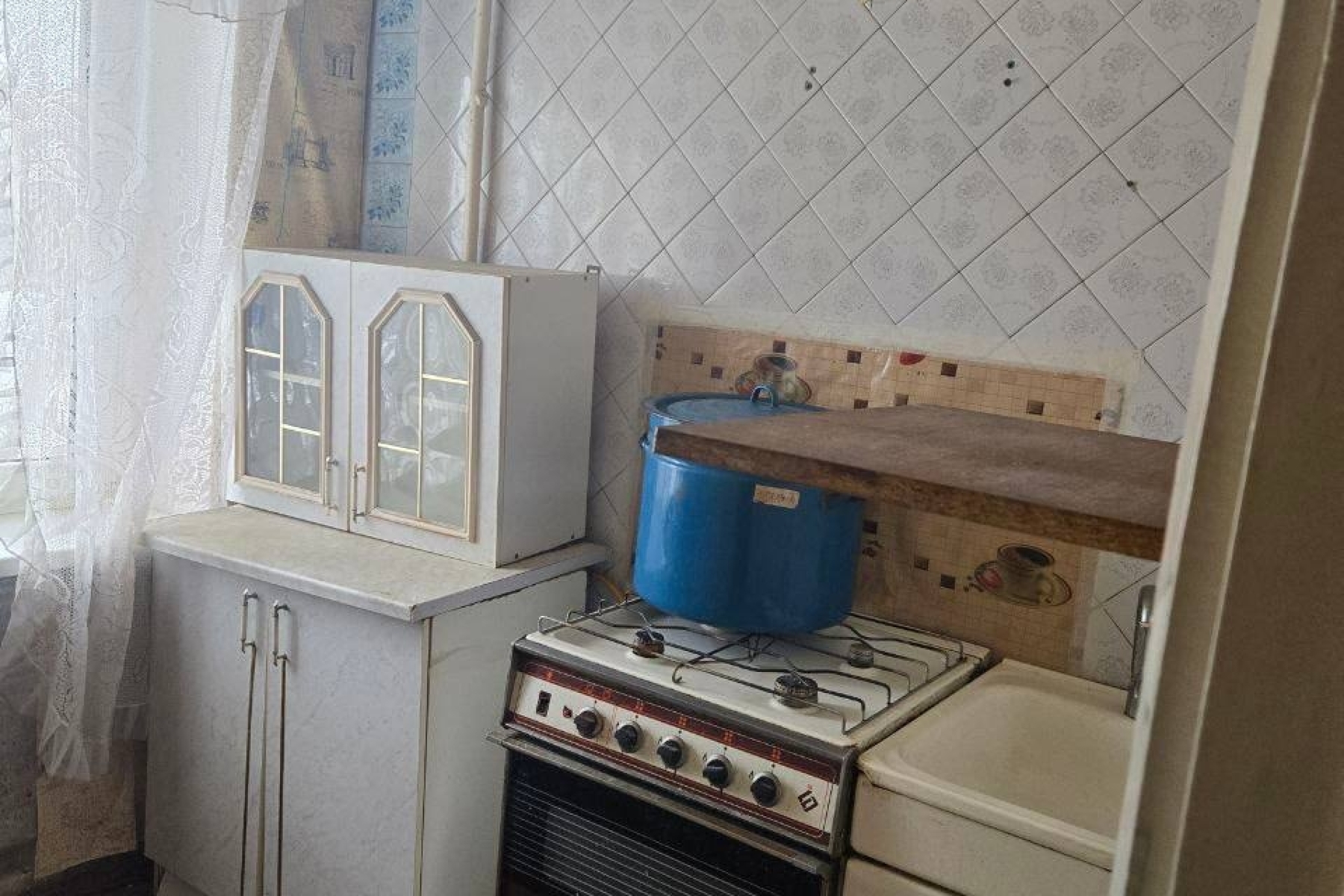 Продажа 2-х комнатной квартиры вакеевке Горняцкий район 55 квартал. Квартира под ремонт.