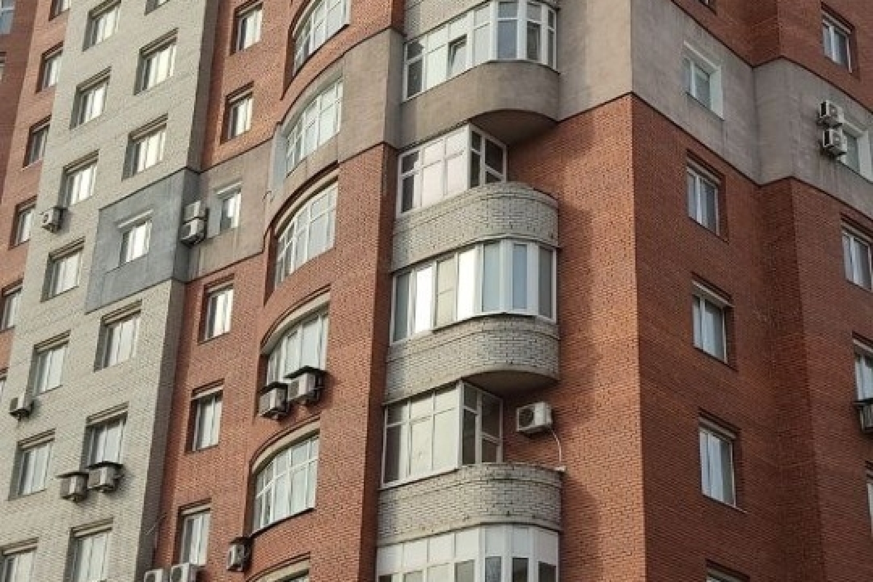 Продам 4 комн под отделку в новострое ул.Артема центр города