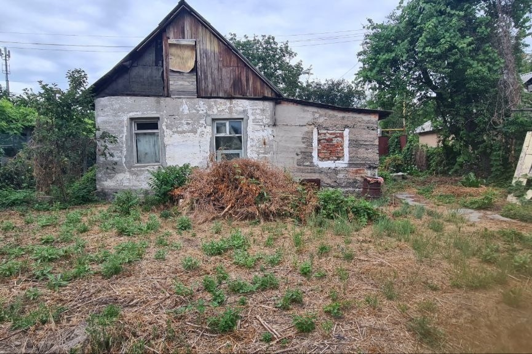 Продам дом с участком земли 6 соток в Ленинском районе по ул. Ветеренарна