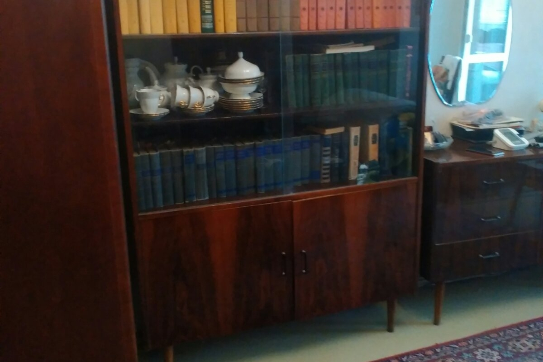 Продажа 2-х комнатной квартиры в ворошиловском районе площадь Конституции. Набережная.